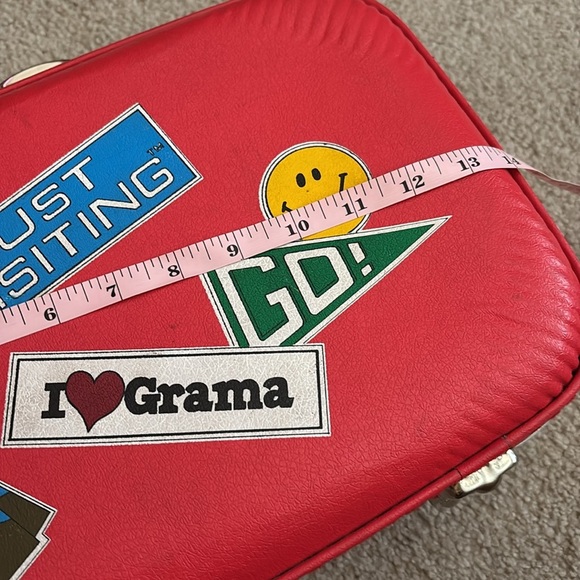 Vintage Child Suitcase - Picture 6 of 10